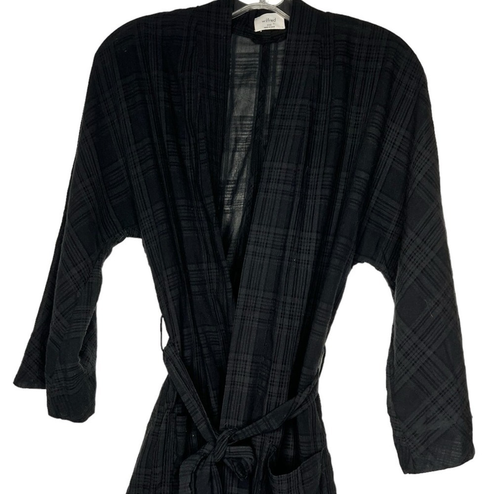 Wilfred Black Robe - Picture 2 of 6